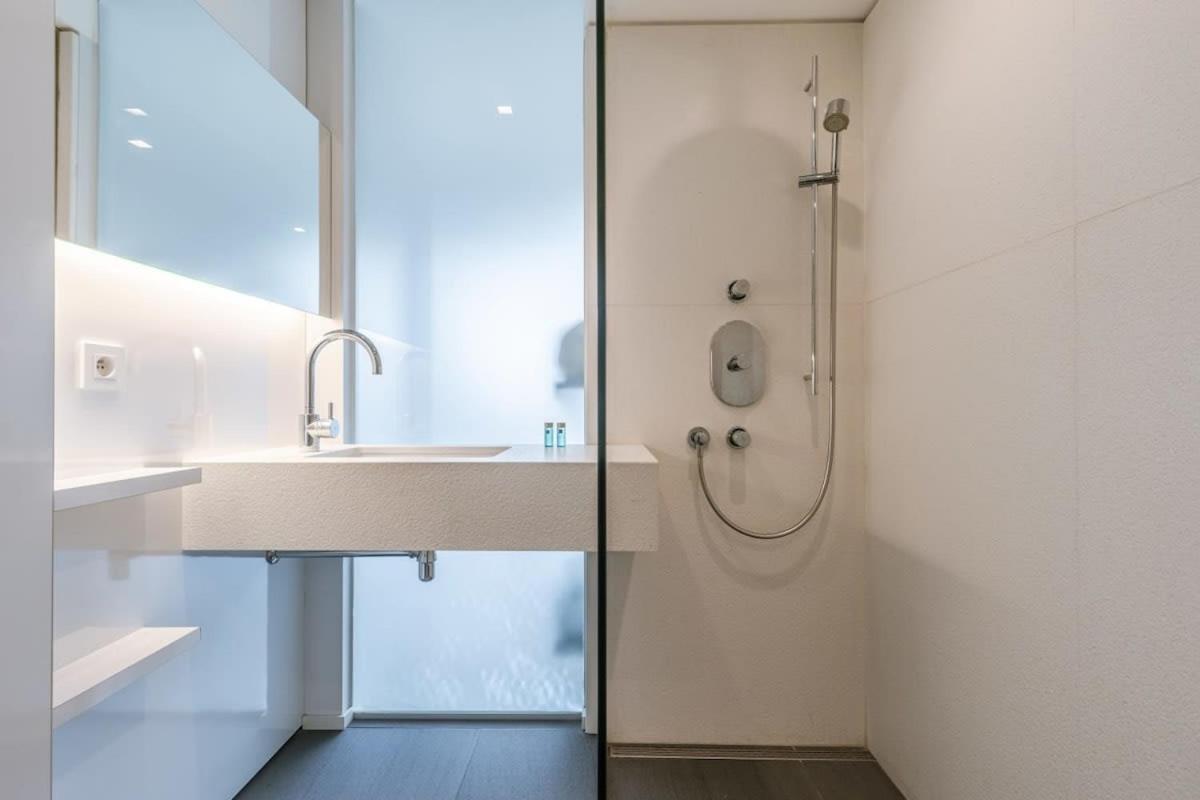 Modern Apartment In Centre Of Knokke Экстерьер фото