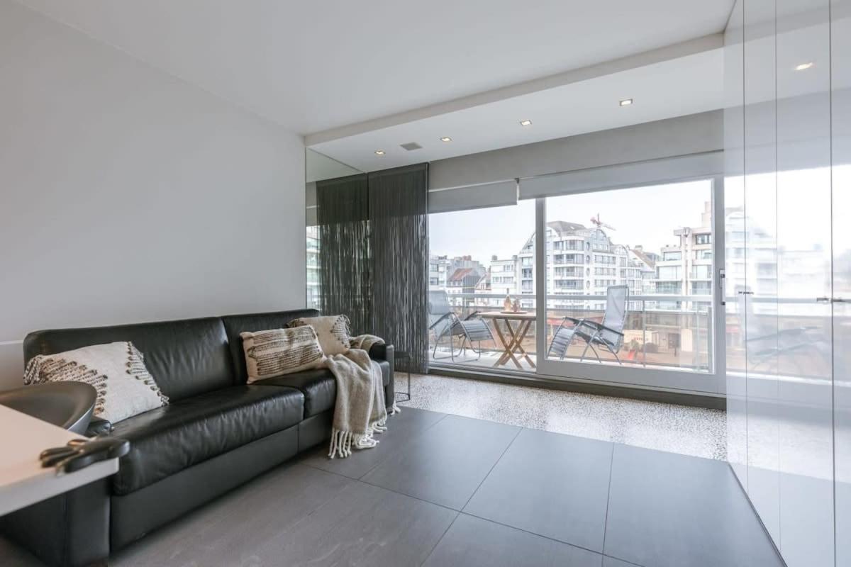 Modern Apartment In Centre Of Knokke Экстерьер фото